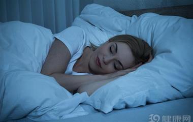 人在睡覺時，身體會突然抖一下，這是為什么？很多人還不知道答案